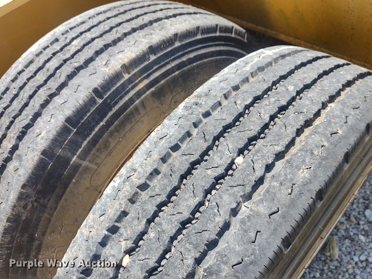 image for item EQ9401 1990 Trail King TK80RG-463 equipment trailer