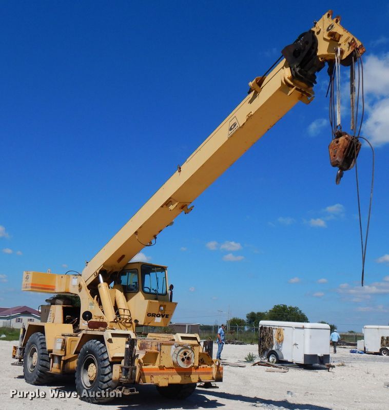 image for item FN9377 1982 Grove RT520 crane