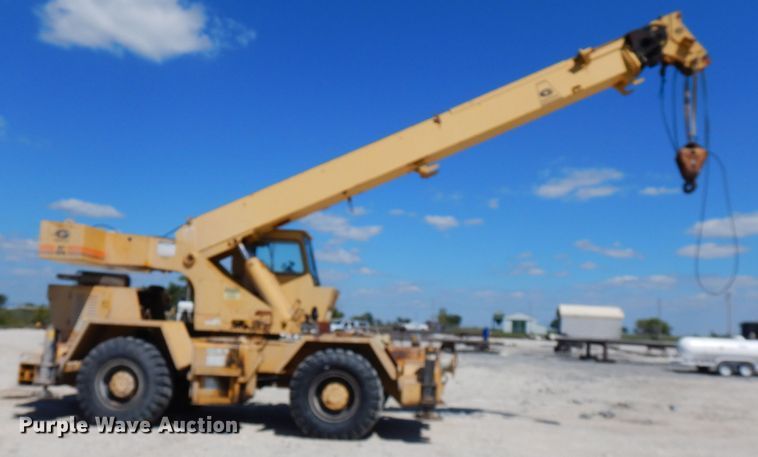 image for item FN9377 1982 Grove RT520 crane