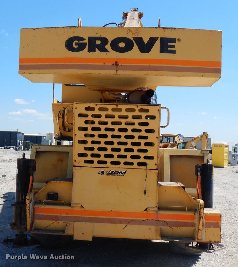 image for item FN9377 1982 Grove RT520 crane