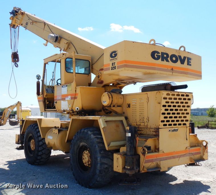 image for item FN9377 1982 Grove RT520 crane