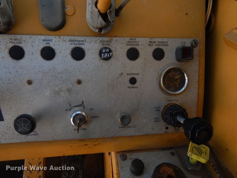 image for item FN9377 1982 Grove RT520 crane