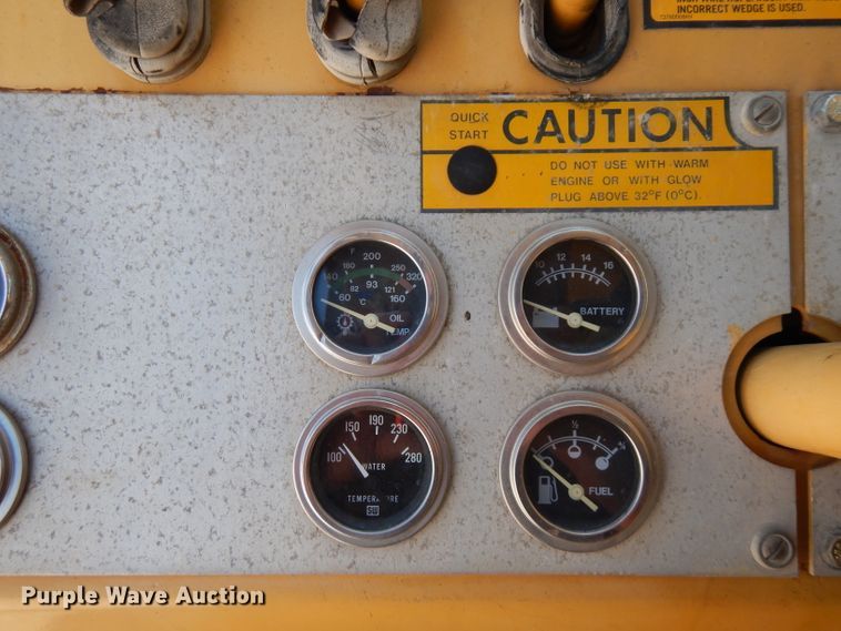 image for item FN9377 1982 Grove RT520 crane