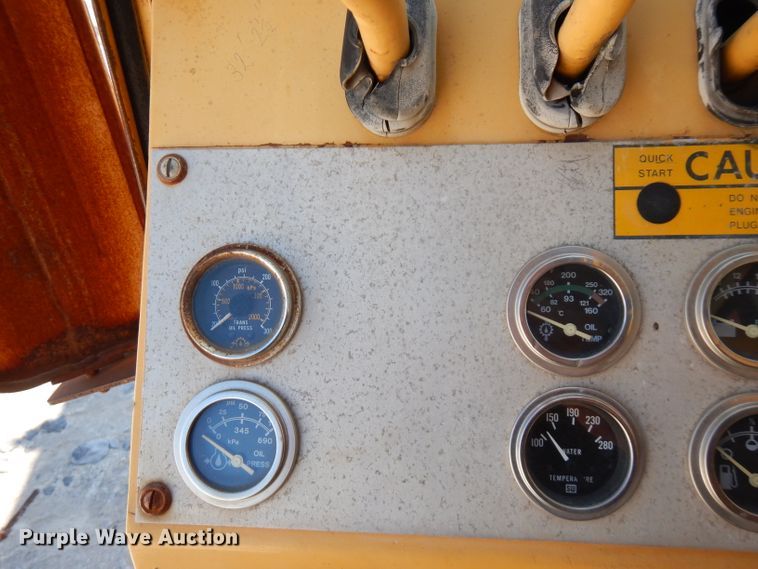 image for item FN9377 1982 Grove RT520 crane