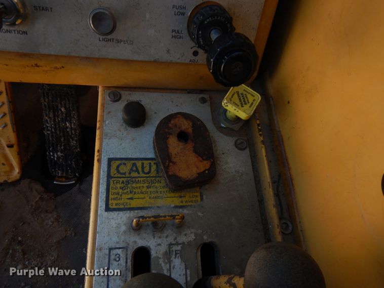 image for item FN9377 1982 Grove RT520 crane