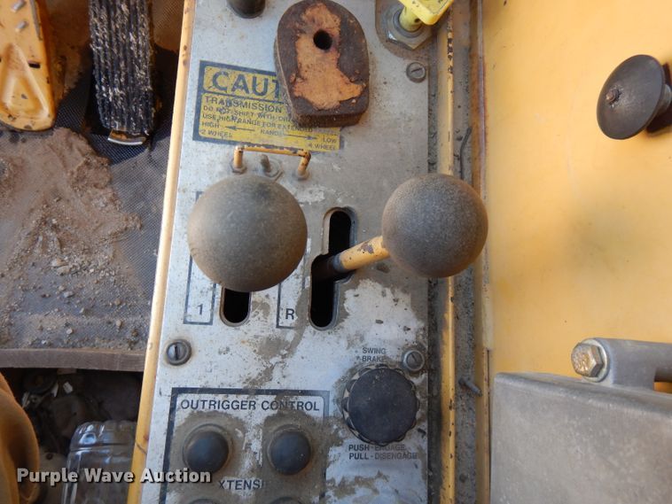 image for item FN9377 1982 Grove RT520 crane