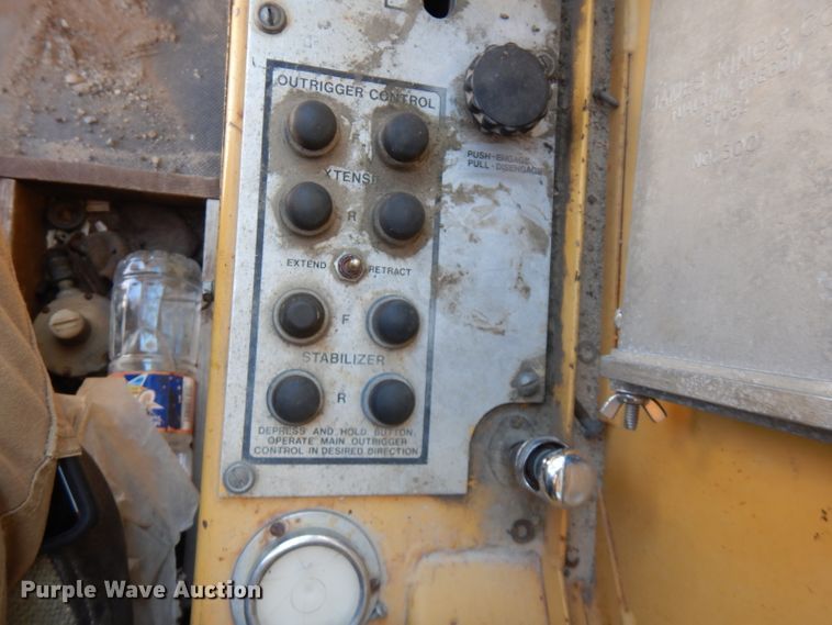 image for item FN9377 1982 Grove RT520 crane