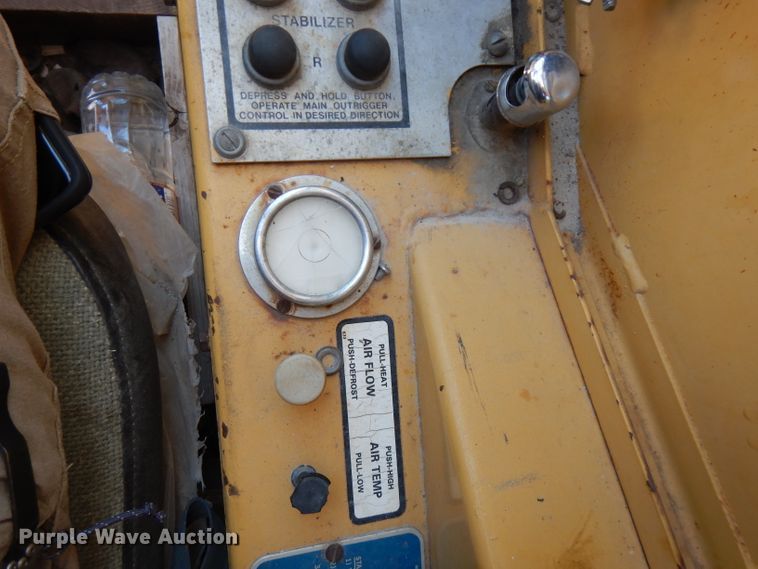 image for item FN9377 1982 Grove RT520 crane