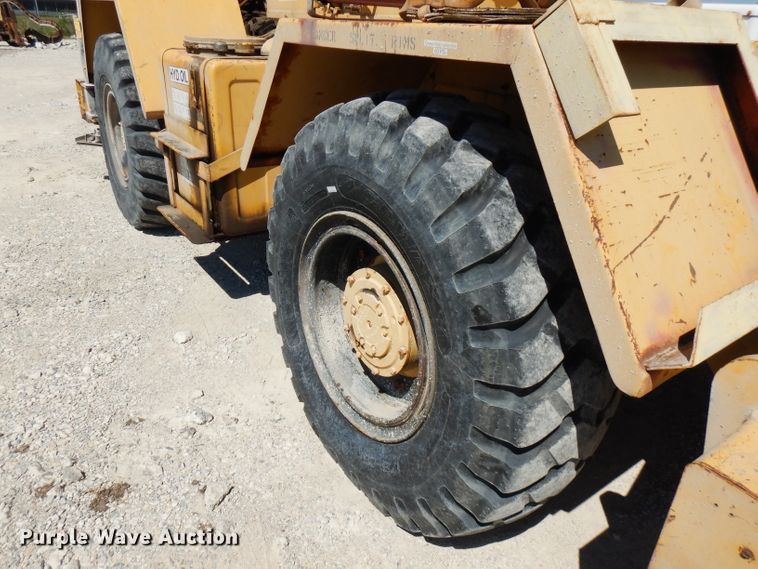 image for item FN9377 1982 Grove RT520 crane