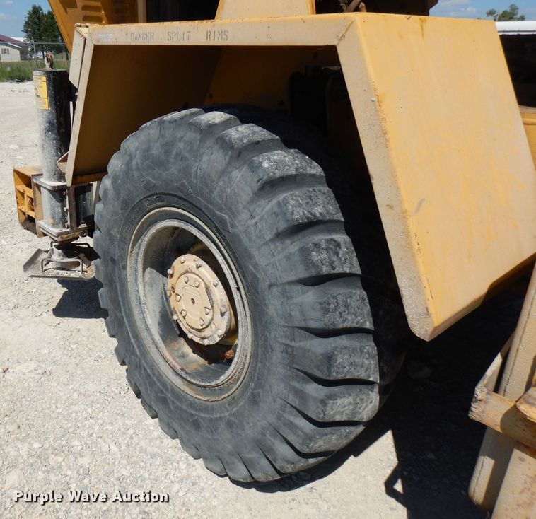 image for item FN9377 1982 Grove RT520 crane