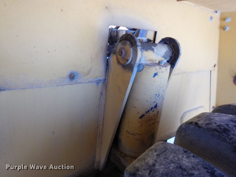 image for item FN9377 1982 Grove RT520 crane