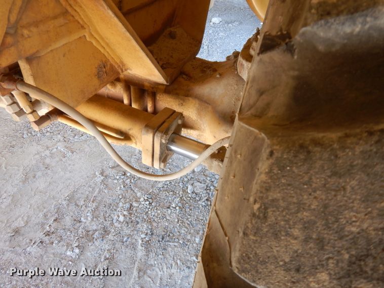 image for item FN9377 1982 Grove RT520 crane