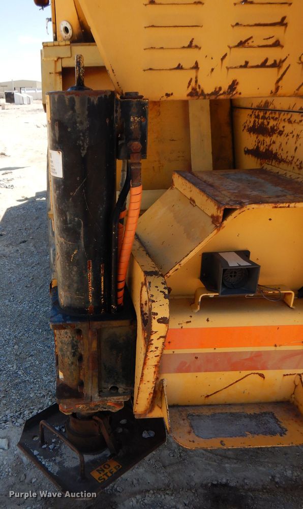 image for item FN9377 1982 Grove RT520 crane