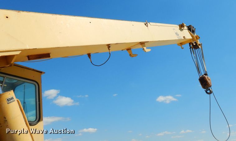 image for item FN9377 1982 Grove RT520 crane