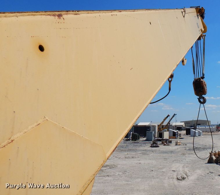 image for item FN9377 1982 Grove RT520 crane