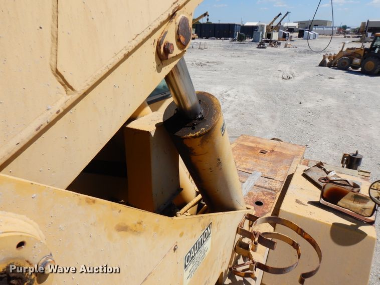 image for item FN9377 1982 Grove RT520 crane