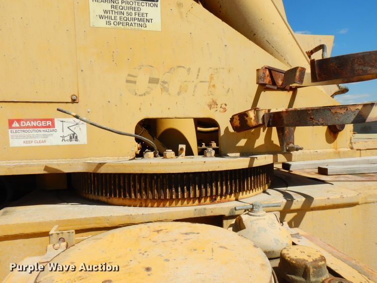 image for item FN9377 1982 Grove RT520 crane