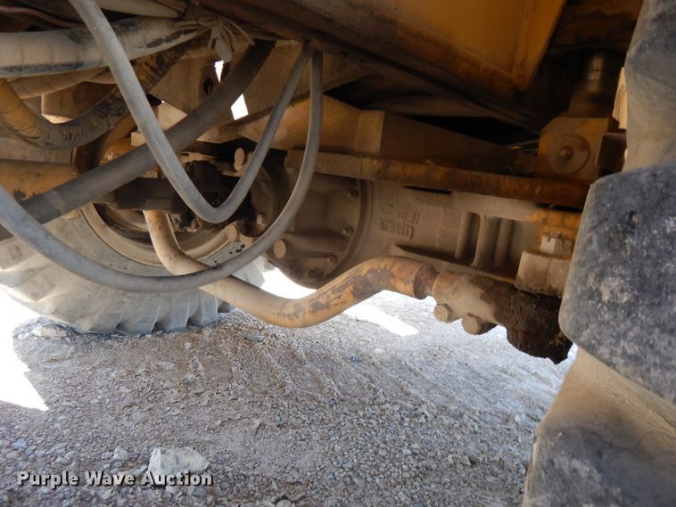 image for item FN9377 1982 Grove RT520 crane