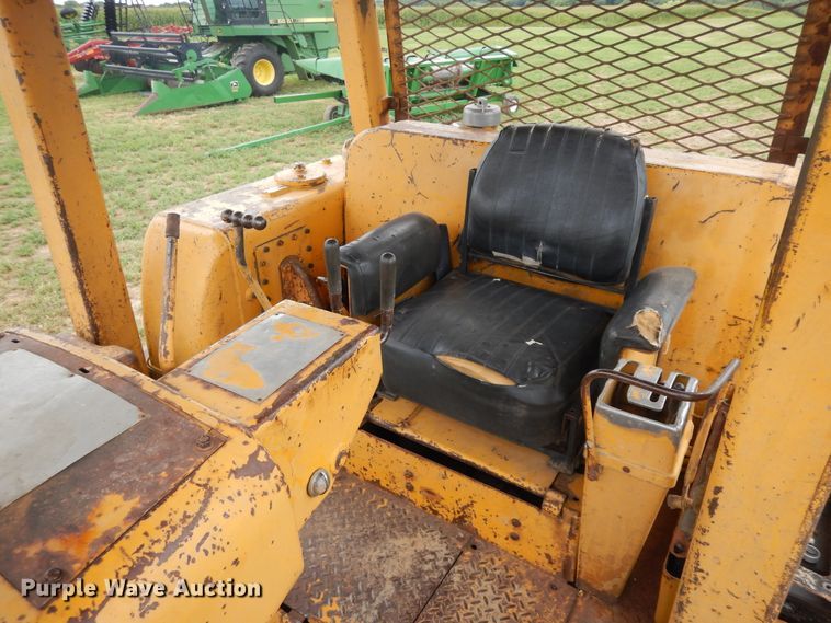 image for item FP9767 1972 Caterpillar D7F dozer