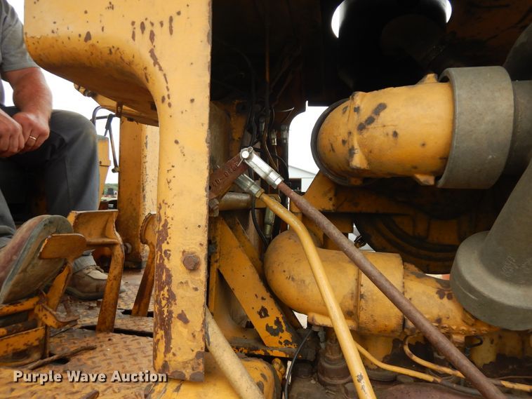 image for item FP9767 1972 Caterpillar D7F dozer
