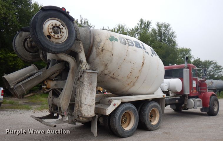 image for item FR9003 2000 Peterbilt 357  ready mix truck