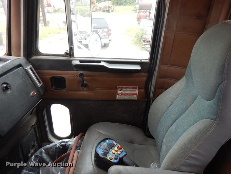 image for item FR9003 2000 Peterbilt 357  ready mix truck