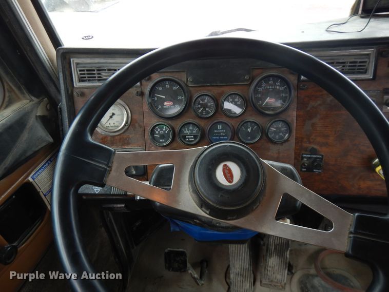 image for item FR9003 2000 Peterbilt 357  ready mix truck