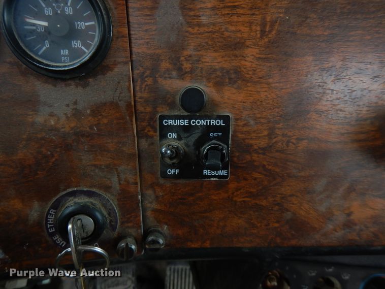 image for item FR9003 2000 Peterbilt 357  ready mix truck