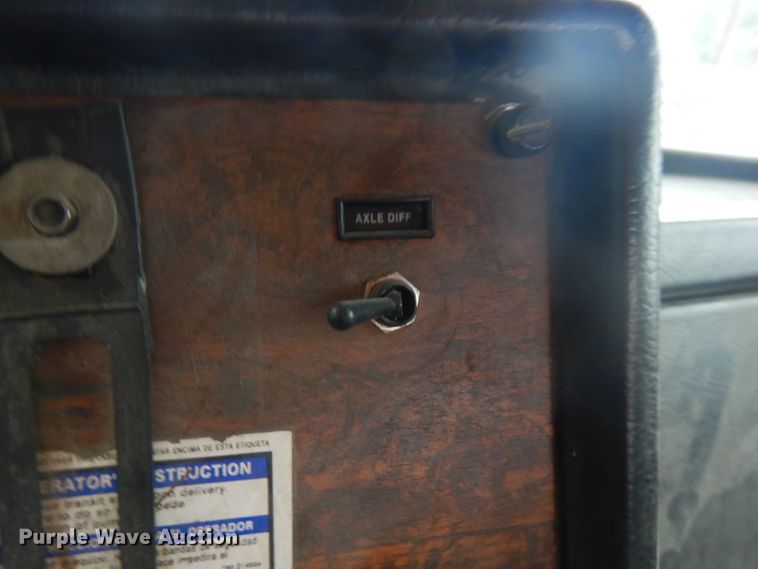 image for item FR9003 2000 Peterbilt 357  ready mix truck