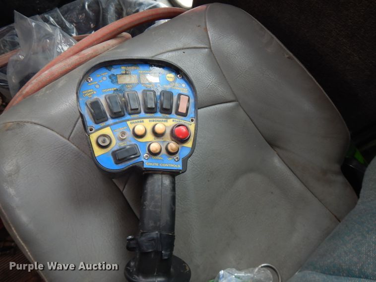 image for item FR9003 2000 Peterbilt 357  ready mix truck