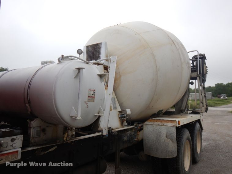 image for item FR9003 2000 Peterbilt 357  ready mix truck