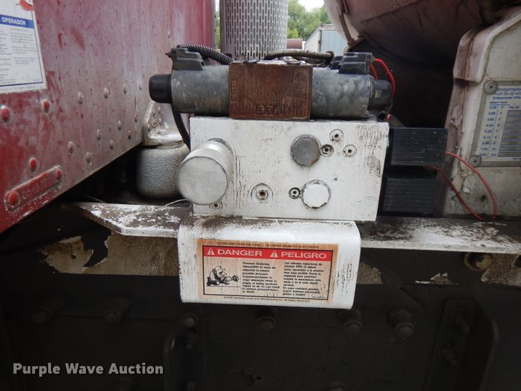 image for item FR9003 2000 Peterbilt 357  ready mix truck