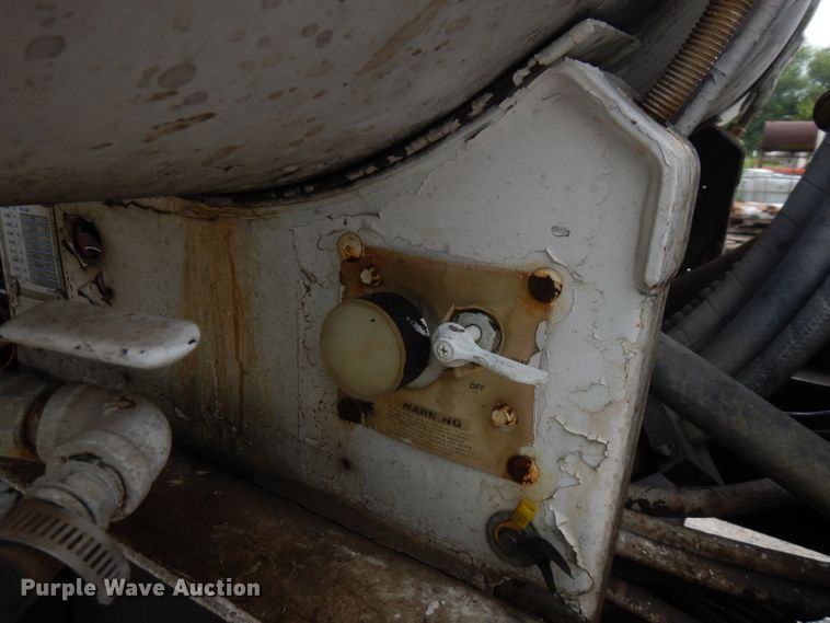 image for item FR9003 2000 Peterbilt 357  ready mix truck