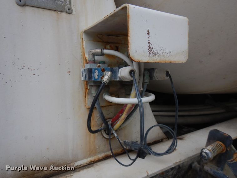 image for item FR9003 2000 Peterbilt 357  ready mix truck