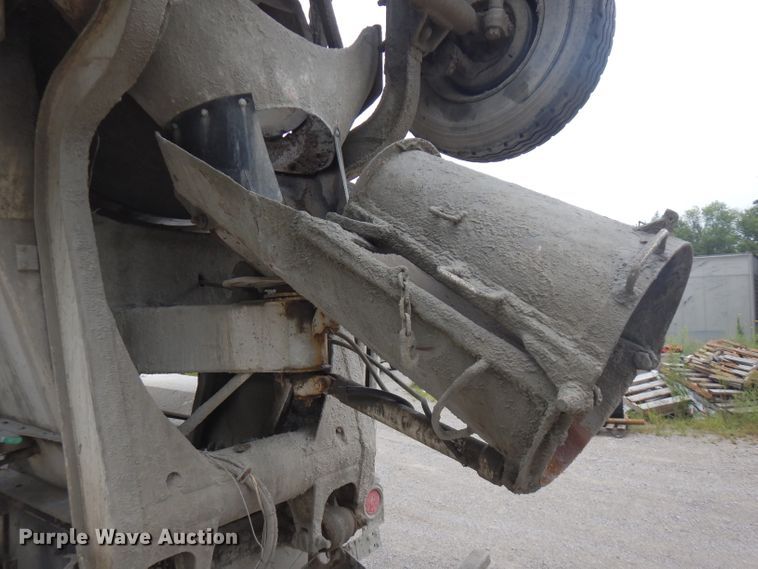 image for item FR9003 2000 Peterbilt 357  ready mix truck