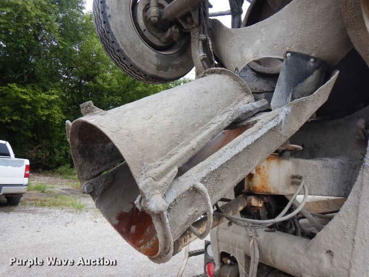 image for item FR9003 2000 Peterbilt 357  ready mix truck