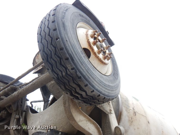 image for item FR9003 2000 Peterbilt 357  ready mix truck