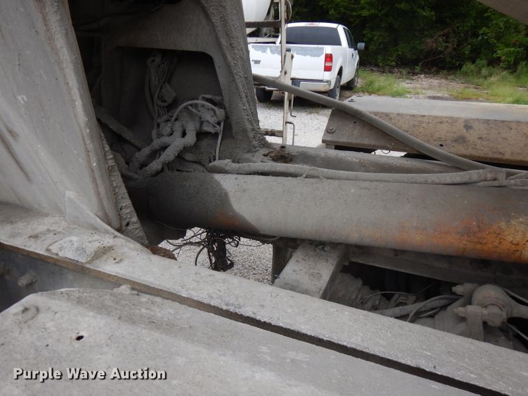 image for item FR9003 2000 Peterbilt 357  ready mix truck