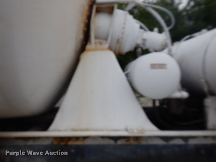 image for item FR9003 2000 Peterbilt 357  ready mix truck