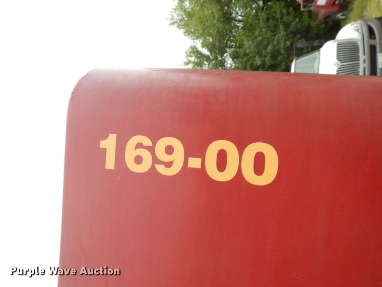 image for item FR9003 2000 Peterbilt 357  ready mix truck