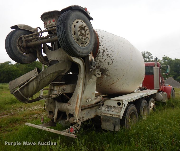 image for item FR9004 2001 Peterbilt 357  ready mix truck