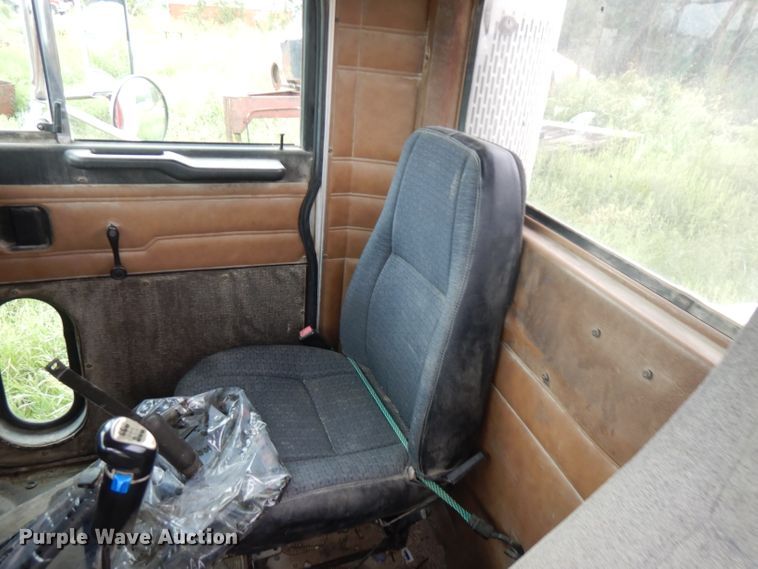 image for item FR9004 2001 Peterbilt 357  ready mix truck