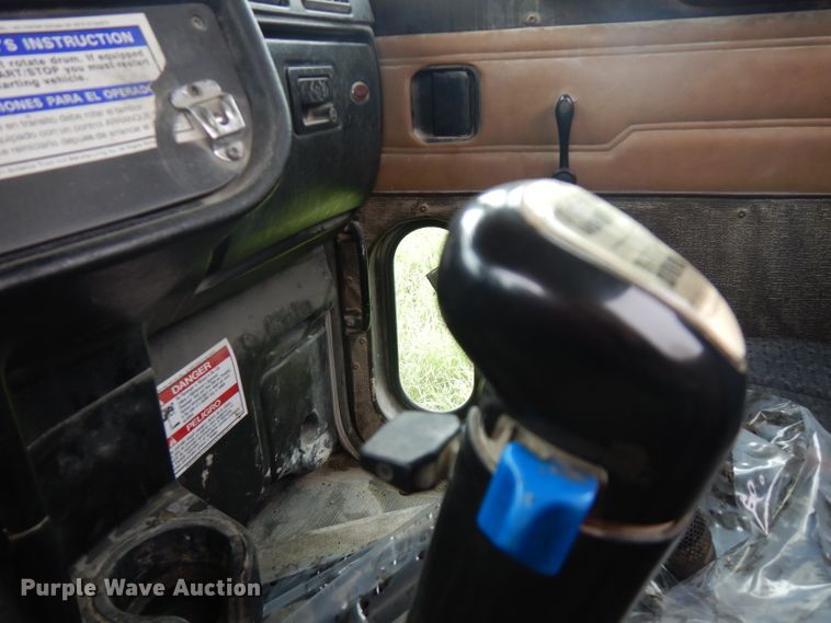 image for item FR9004 2001 Peterbilt 357  ready mix truck