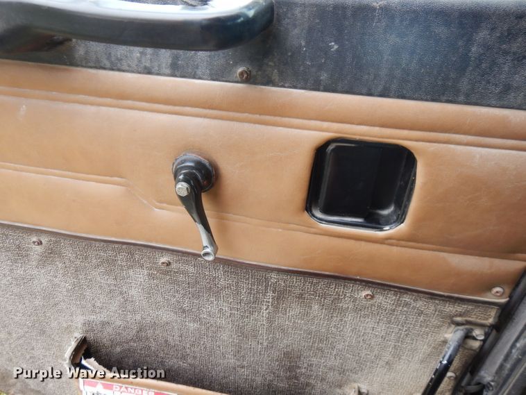 image for item FR9004 2001 Peterbilt 357  ready mix truck