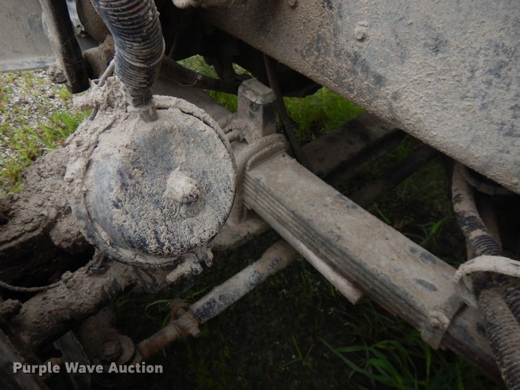 image for item FR9004 2001 Peterbilt 357  ready mix truck