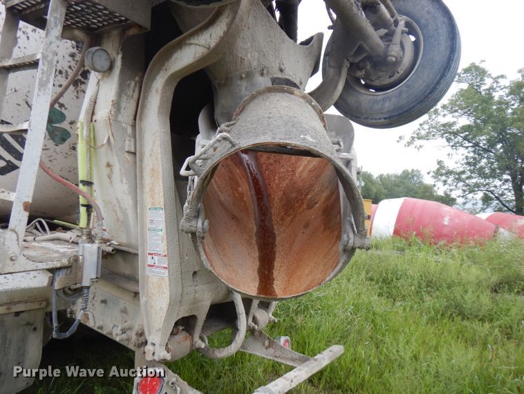 image for item FR9004 2001 Peterbilt 357  ready mix truck