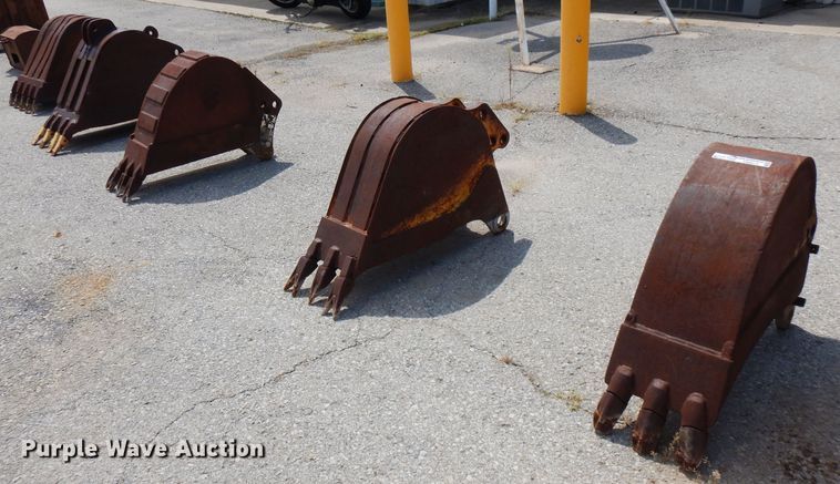 image for item FR9014 (6) excavator buckets