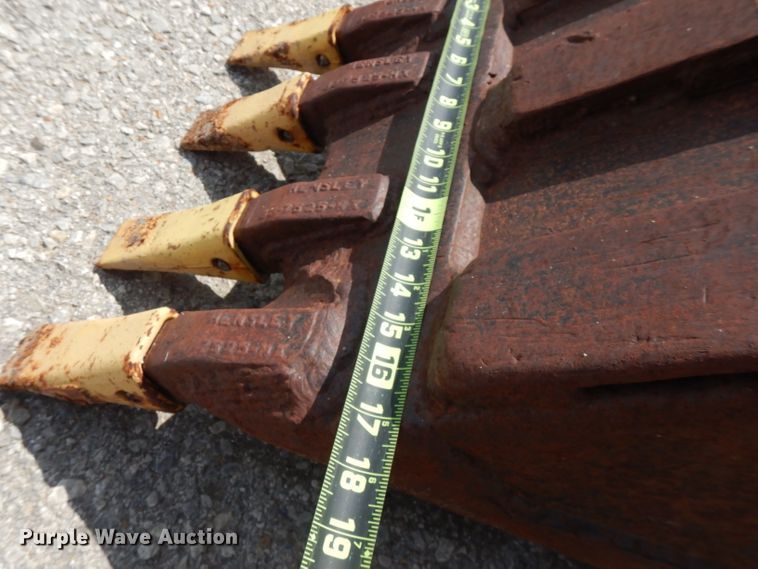 image for item FR9014 (6) excavator buckets