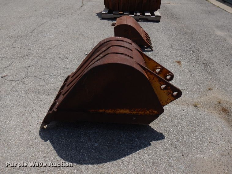 image for item FR9014 (6) excavator buckets
