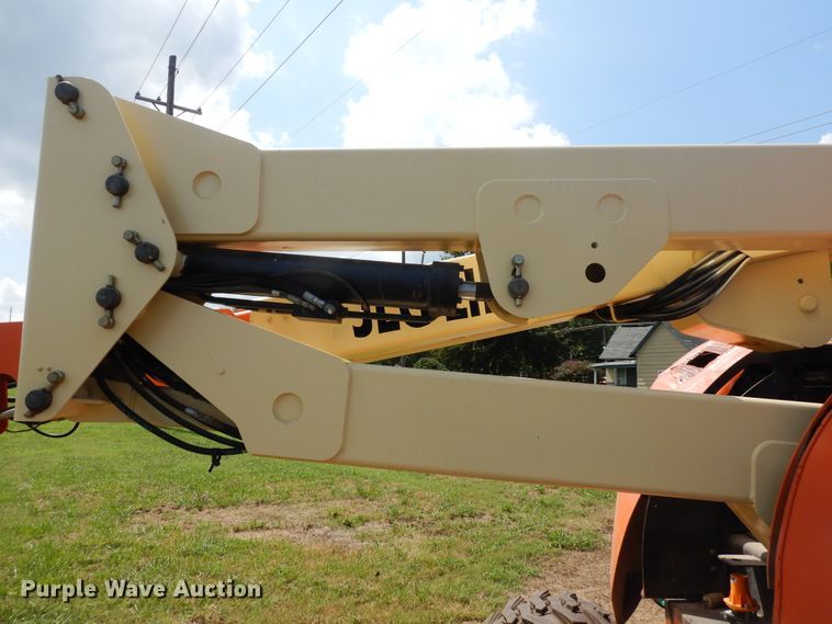 image for item FR9029 2000 JLG 450AJ  boom lift